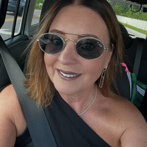 Meet your Posher, Marcia